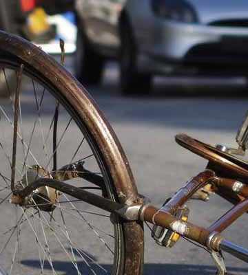 Indemnización por accidente en moto o bicicleta: tus derechos explicados